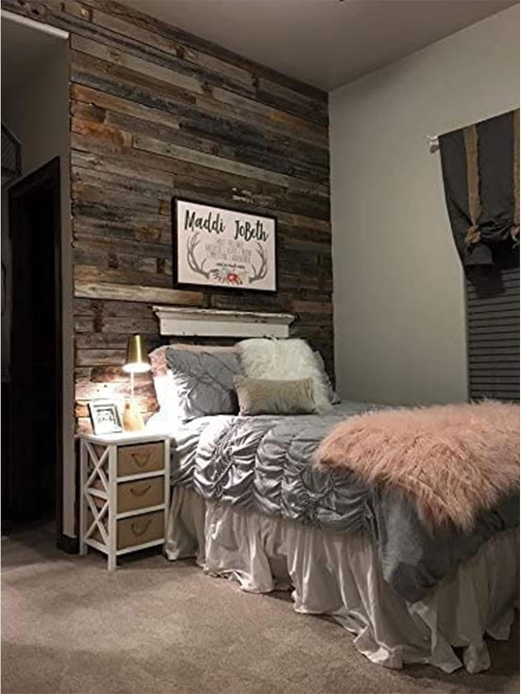 Rockin' Wood Real Wood Nail Up Application Rustic Reclaimed Naturally Weathered Barn Wood Accent Paneling Board Planks for Home Walls (46 Square feet)