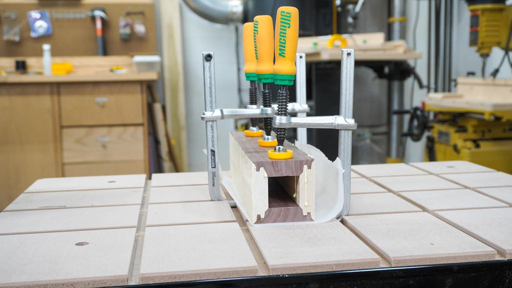 MICROJIG FITFINDER 1/2 Gauge and (R9A) 3/4' Lock Miter Bit with Center Index (1/2' shank) Bundle