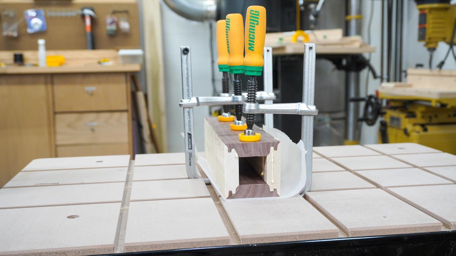MICROJIG FITFINDER 1/2 Gauge and (R9A) 3/4' Lock Miter Bit with Center Index (1/2' shank) Bundle