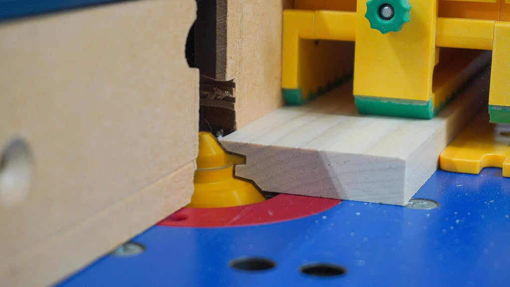 MICROJIG FITFINDER 1/2 Gauge and (R9A) 3/4' Lock Miter Bit with Center Index (1/2' shank) Bundle