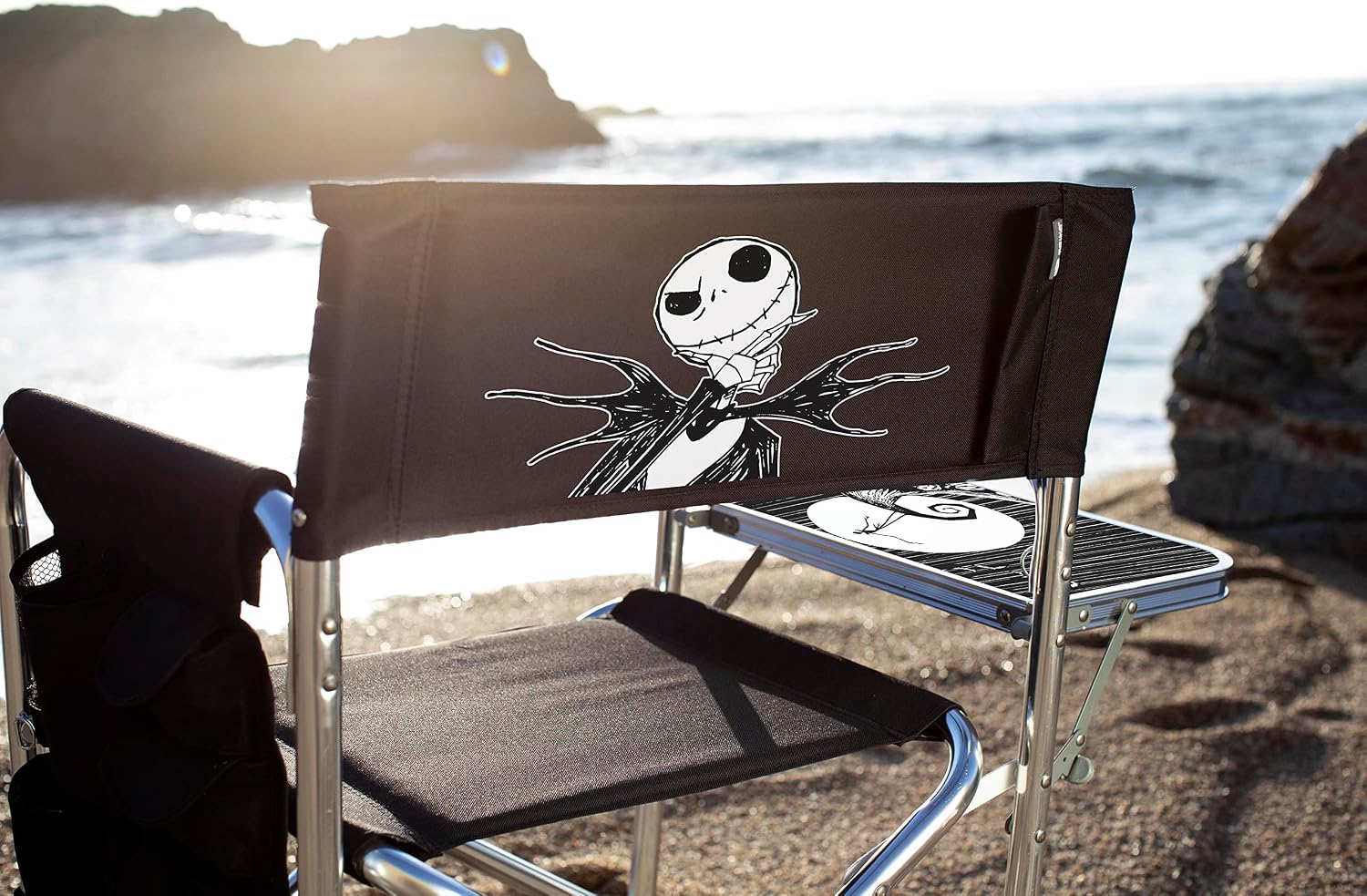 Picnic TIME Disney Nightmare Before Christmas Jack Sports Chair with Side Table, Folding Beach and Camp Chair, Portable Outdoor Chair with Carry Strap and Storage Pockets, (Black)