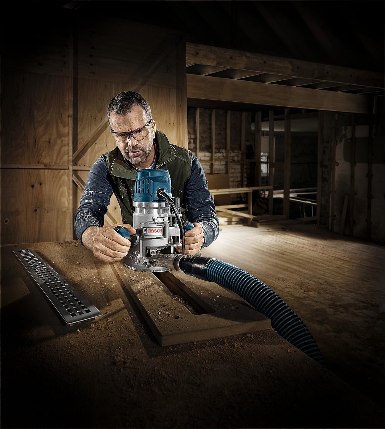 Bosch MRC23EVSK Combination Router - 15 Amp 2.3 Horsepower Corded Variable Speed Combination Plunge & Fixed-Base Router Kit with Hard Case & RBS010 10pc. All-Purpose Router Bit Set